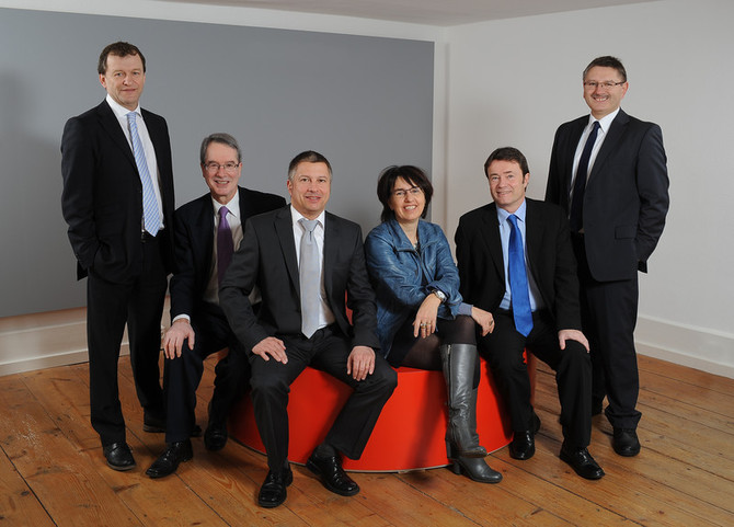 Le Gouvernement jurassien 2012. De gauche à droite: Michel Thentz (PS), Sigismond Jacquod (chancelier), Philippe Receveur (PDC), Elisabeth Baume-Schneider (PS), Michel Probst (PLR) et Charles Juillard (PDC)