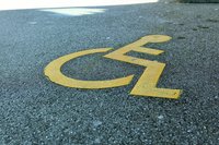 Place de stationnement pour personnes handicapées