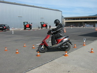 Tests d'équilibre lors de l'examen pratique de moto