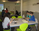 Image 1 - Des lycéennes à l'atelier de robotique à l'EPFL
