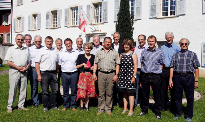 Portrait de groupe: les anciens ministres et ministres actuels réunis à Delémont le 17 août 2011