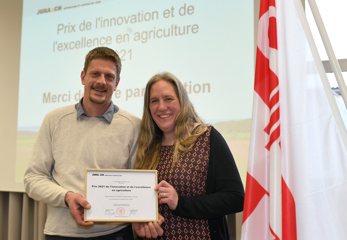 Madame Christelle Balmer et Monsieur Stéphane Balmer, Lauréats du prix de l'innovation et de l'excellence en agriculture.
