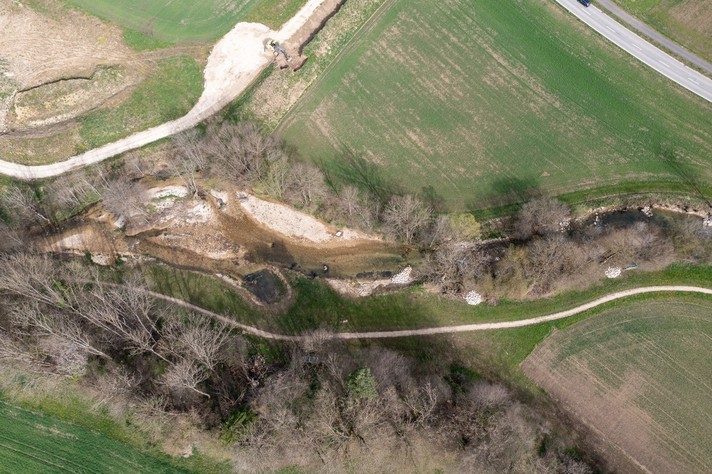 La Scheulte à l’amont de la zone bâtie de Recolaine en 2022, quelques mois après la fin des travaux. Source: ENV