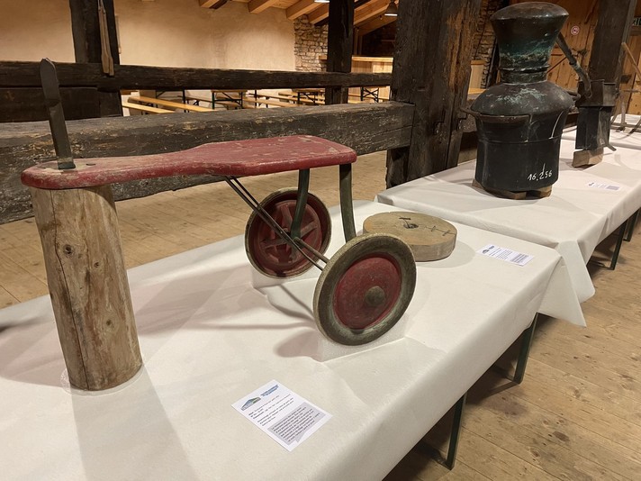 Le Musée rural jurassien des Genevez avait préparé une exposition temporaire spéciale présentant des objets transformés
