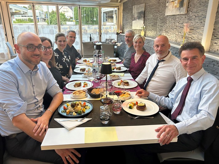 Repas officiel en présence de la présidente du Gouvernement, Rosalie Beuret Siess et du maire de Porrentruy, Philippe Eggertswyler.  