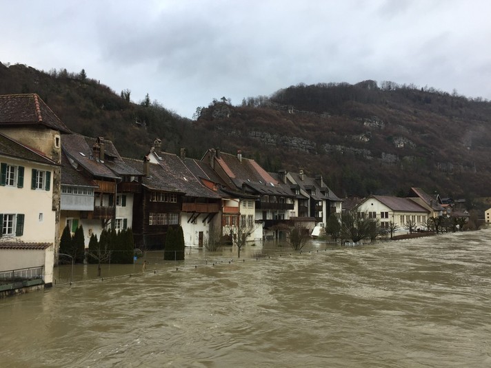 Le Doubs en crue à St-Ursanne