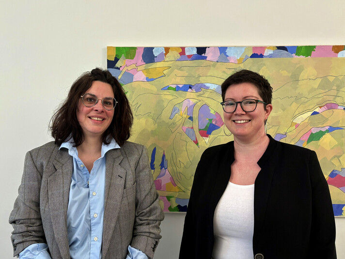 Marie-Luce Allimann, adjointe à la cheffe de service et responsable de la promotion culturelle, et Élodie Paupe, cheffe de l'Office de la culture.