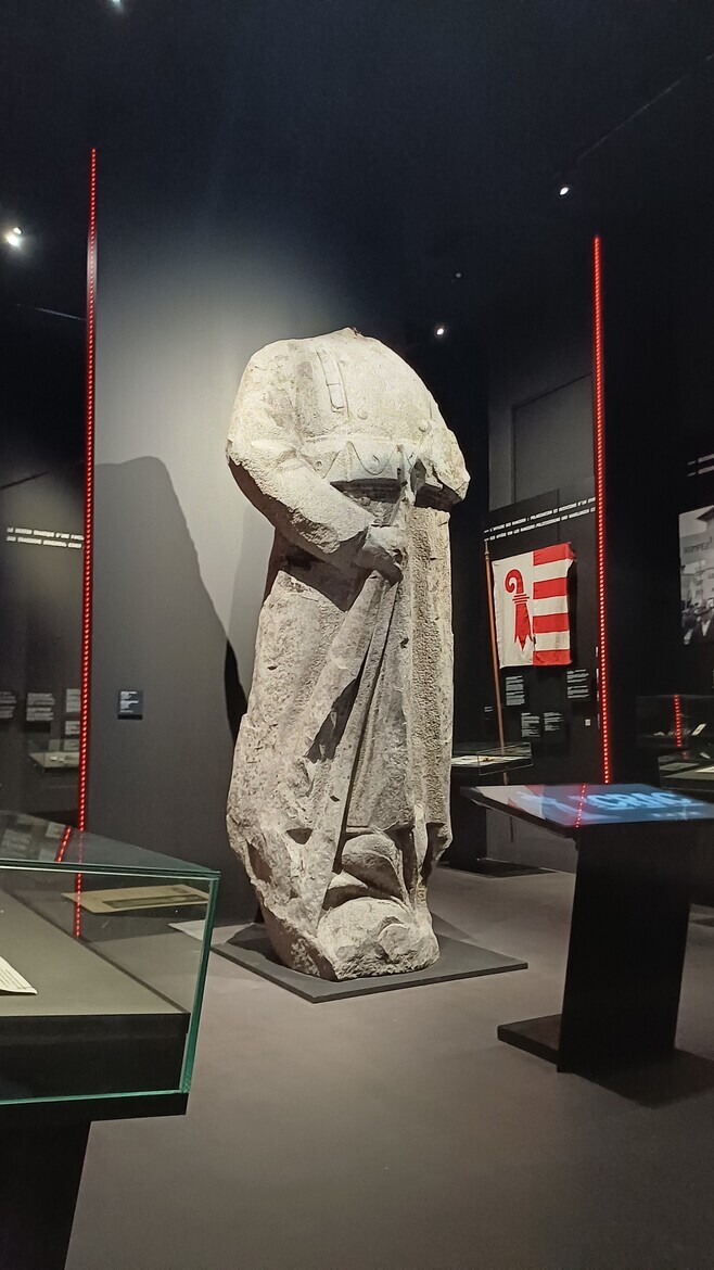 Photo de la statue de la sentinelle des Rangiers