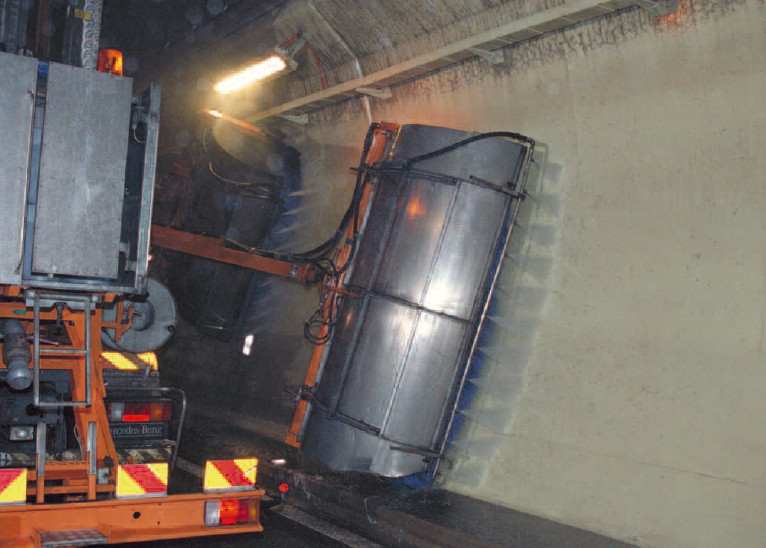 Lavage tunnel - Vue de travaux d'entretien réalisé sur l'autoroute A16