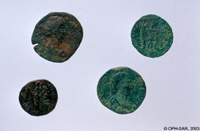 Les quatre seules monnaies ramassées lors des fouilles datent du 2e s.