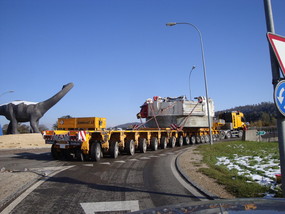 Transport spécial au rond point à Courtedoux