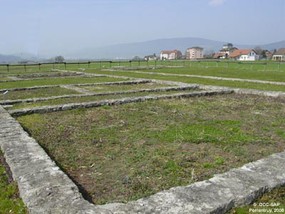 Vue en direction du nord-ouest du site actuel de la villa gallo-romaine de Vicques.