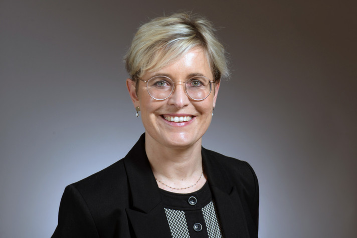 Rosalie Beuret Siess, ministre des Finances . Présidente du Gouvernement en 2024